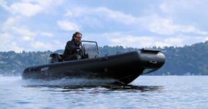 West Alu Rib 420 Deluxe M/Konsoll - Sort/Grå